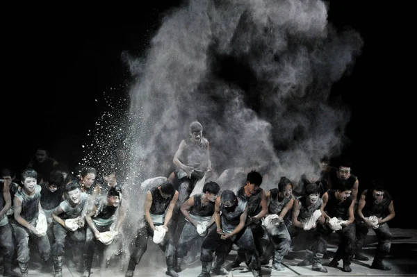 Dançarinos Chineses Apresentam Palco Durante Estréia Drama Vide Etiam Pingyao — Fotografia de Stock