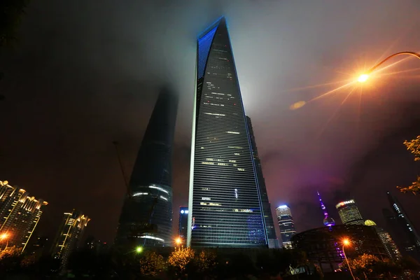 Vista Nocturna Torre Shanghai Construcción Izquierda Más Alta Centro Financiero —  Fotos de Stock