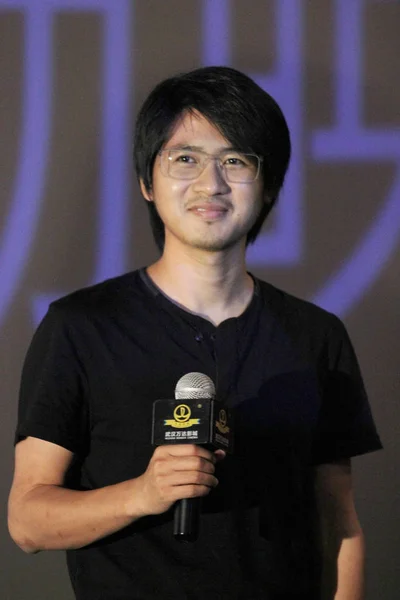 Escritor Director Chino Han Han Sonríe Durante Una Conferencia Prensa —  Fotos de Stock
