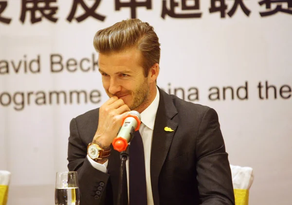 Superstar Del Calcio Inglese David Beckham Sorride Durante Una Conferenza — Foto Stock