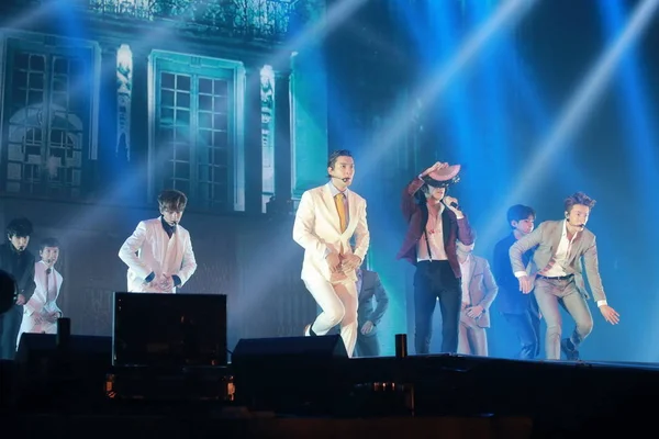 Grupo Chicos Surcoreanos Super Junior Presenta Concierto Del Super Junior — Foto de Stock