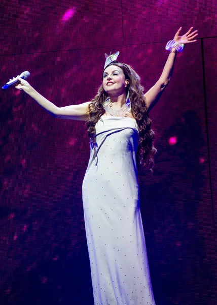 英国のソプラノ歌手サラ ブライトマンが歌う彼女のコンサート中に上海大舞台で中国 上海市に 2013 — ストック写真