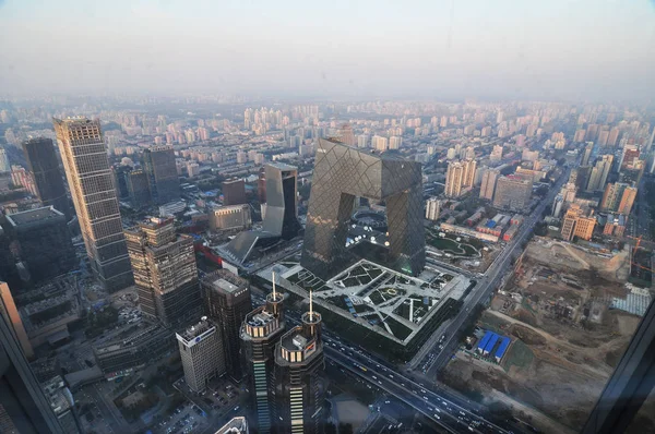 2012 中国北京の Cbd 中央ビジネス地区 に他の高層ビル 中国中央テレビの本部センター Cctv タワーのビュー — ストック写真