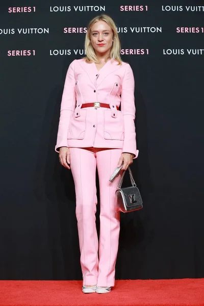 Американська Актриса Хлое Севіне Пози Червоному Килимі Louis Vuitton Series1 — стокове фото