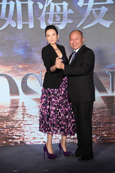 Chinese Actrice Zhang Ziyi Links Vormt Met Hong Kong Directeur — Stockfoto