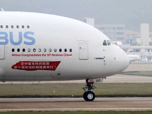 Airbus A380 Jumbo Jet Taxis Après Atterrissage Aéroport Zhuhai Jinwan — Photo