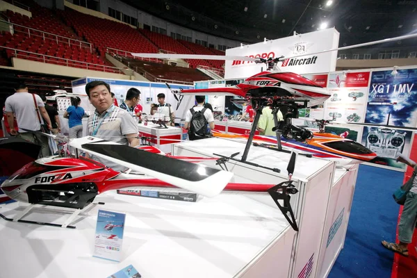 File Visitors Look Unmanned Aerial Vehicles Uav Drones Display Exhibition — стоковое фото