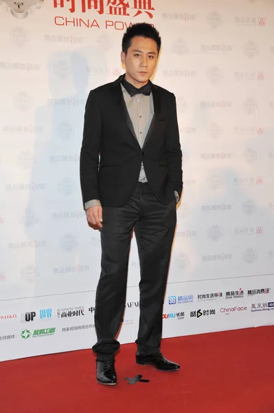 Китайським Актором Пози Під Час Fashion Awards Церемонії Пекіні Січня — стокове фото
