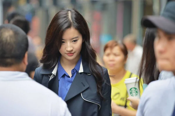 Chinese Actress Liu Yifei Center Takes Part Filming Session Her — Stock Photo, Image