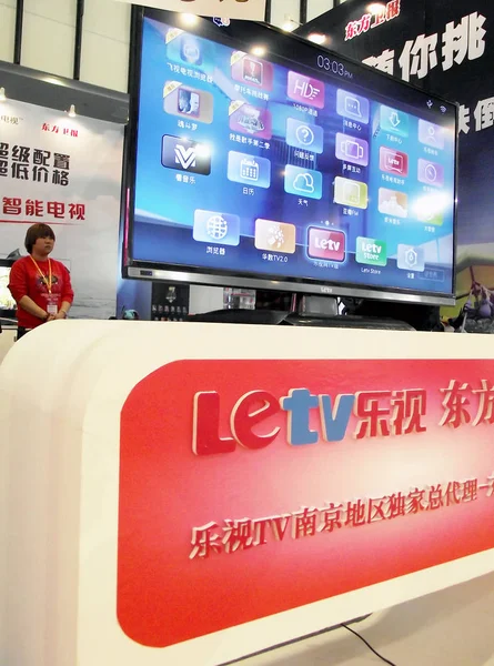 Funcionário Visto Estande Letv Durante Uma Exposição Cidade Nanjing Leste — Fotografia de Stock