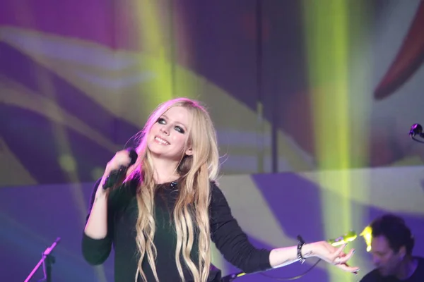 Canadian Singer Avril Lavigne Smiles Her Concert Guangzhou Southeast Chinas — Stock Photo, Image