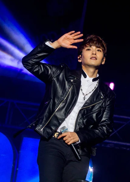 Ryeo Wook Medlem Koreanska Pojkbandet Super Junior Uppträder Deras Konsert — Stockfoto