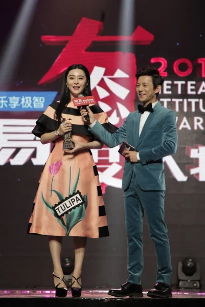 Aktris Tiongkok Fan Bingbing Hengkang Berbicara Netease Attitude Awards 2014 — Stok Foto