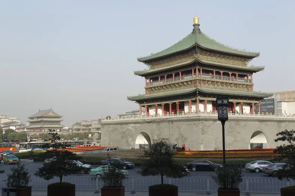 Xian Şehrinde Antik Çan Kulesi Davul Kulesi Sol Arka Görünümü — Stok fotoğraf