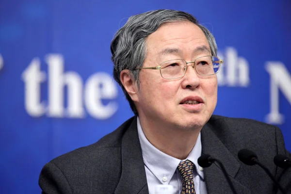 2014年3月11日 中国人民银行行长周小川在中国北京第十二届全国人民代表大会第二次会议的记者会上回答了记者提问 — 图库照片
