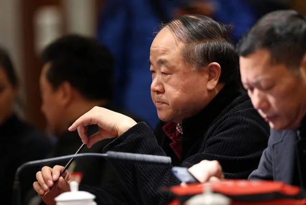 Chinese Schrijver Yan Center Winnaar Van 2012 Nobel Prijs Voor — Stockfoto