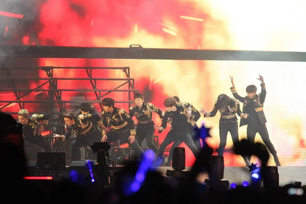 Grupo Chicos Surcoreanos Super Junior Presenta Concierto Del Super Junior —  Fotos de Stock