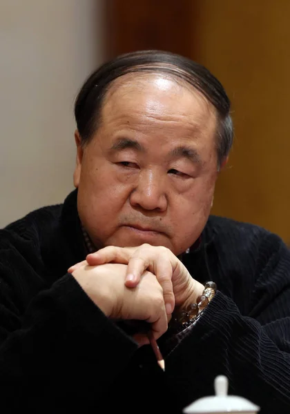 Kinesiska Författaren Yan Vinnaren 2012 Nobel Priset Litteratur Lyssnar Paneldiskussion — Stockfoto