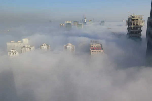 Hoogbouw Vaag Zien Zware Smog Shenyang City Noordoost China Provincie — Stockfoto
