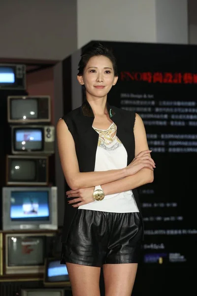 ヴォーグ ファッション ナイト アウト 台北台湾の記者会見の間に台湾のモデルで女優リン チーリン ポーズ 2014 — ストック写真
