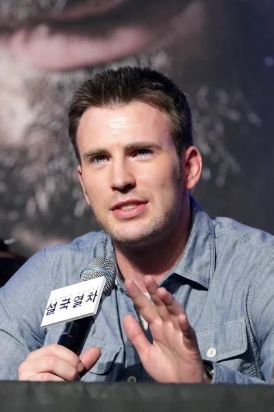 Acteur Américain Chris Evans Prend Parole Lors Une Conférence Presse — Photo