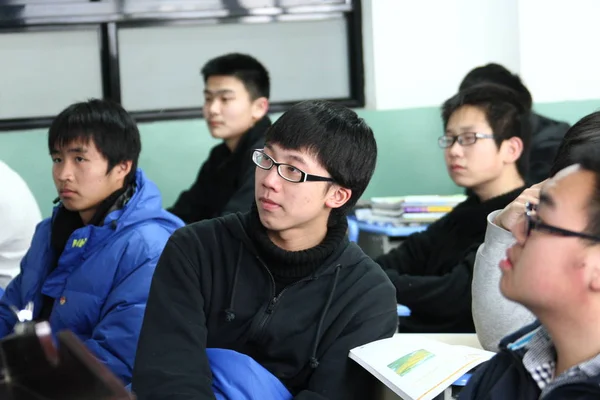Chińscy Uczniowie Szkół Wyższych Uczęszczają Klasy Szanghaju High School Szanghaju — Zdjęcie stockowe