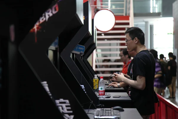 Игроки Играют Электронные Видеоигры Время China Digital Entertainment Expo Conference — стоковое фото