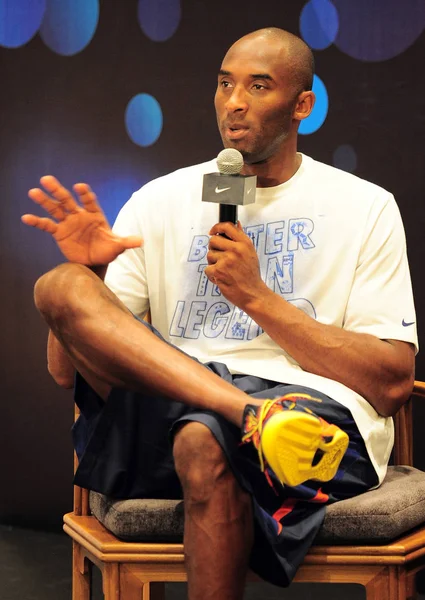 Nba Sterren Kobe Bryant Spreekt Tijdens Een Persconferentie Zijn China — Stockfoto