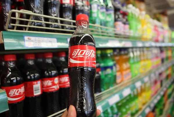 Zákaznické Obchody Pro Coca Colu Supermarketu Rizhao City Východní Chinas — Stock fotografie