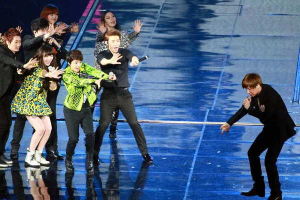 Tagjai Dél Koreai Zenekar Super Junior Végre Során Koncert Taipei — Stock Fotó