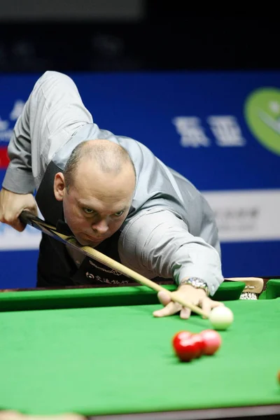 Stuart Bingham Van Engeland Speelt Een Schot Tegen Mark Allen — Stockfoto