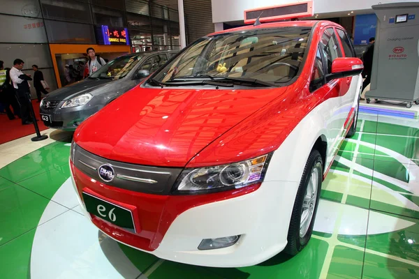 Byd Látható Kijelzőn Sanghaji Nemzetközi Autóiparban Kiállítás Ismert Auto Shanghai — Stock Fotó