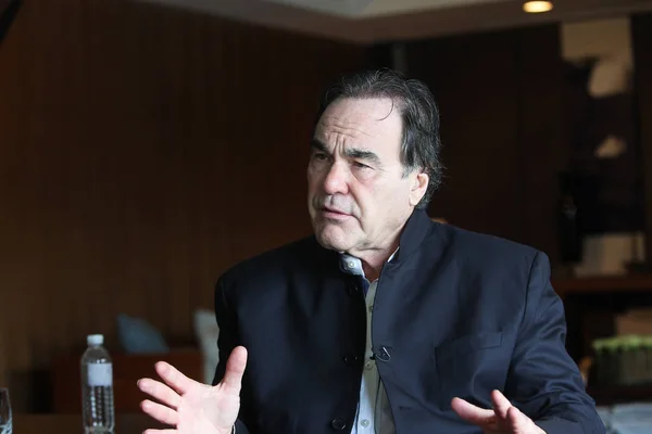 Réalisateur Américain Oliver Stone Répond Une Question Lors Une Interview — Photo