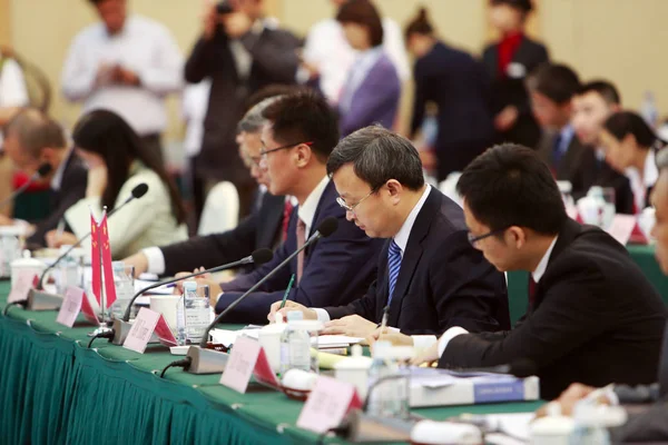2014年9月1日 中国商务部部长助理王守文 出席在中国北京举行的第五轮中日韩自贸区谈判 — 图库照片