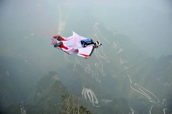 Letec Wingsuit Konkuruje Během Grand Prix Číny Tianmen Zhangjiajie City — Stock fotografie