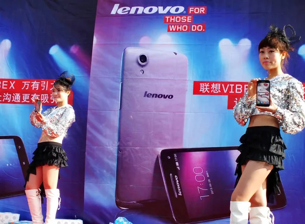 File Showgirls Mostrar Teléfonos Inteligentes Lenovo Evento Promocional Ciudad Yichang — Foto de Stock