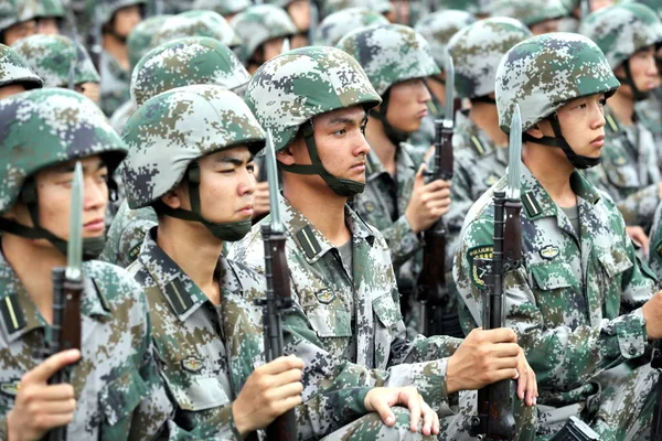 Katonák Részt Vesznek Képzés Ülésén Akadémia Páncélos Erők Mérnöki Népek — Stock Fotó