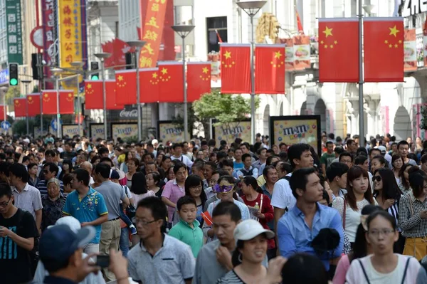 Turystów Tłum Ulicy Handlowej Nanjing Road Święto Narodowe Szanghaju Chiny — Zdjęcie stockowe