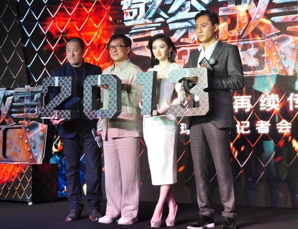 Estrella Acción Hong Kong Jackie Chan Segunda Izquierda Posa Con —  Fotos de Stock