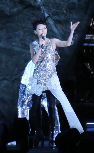 Singapurský Zpěvák Stefanie Slunce Provádí Během Jejího Koncertu Nanjing City — Stock fotografie