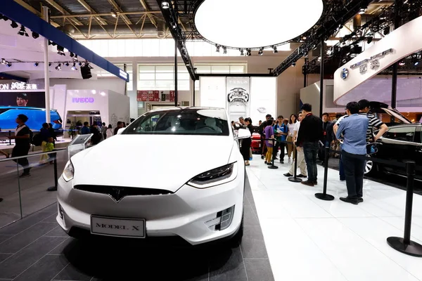 Coche Eléctrico Tesla Model Está Exhibición Durante 14ª Exposición Internacional —  Fotos de Stock