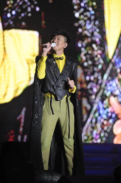 Cantante Singapurense Lin Interpreta Durante Concierto Beijing China Septiembre 2013 — Foto de Stock