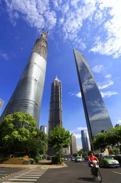 Shanghai Tower Vlevo Výstavbě Jinmao Tower Centrum Šanghajské Světové Finanční — Stock fotografie