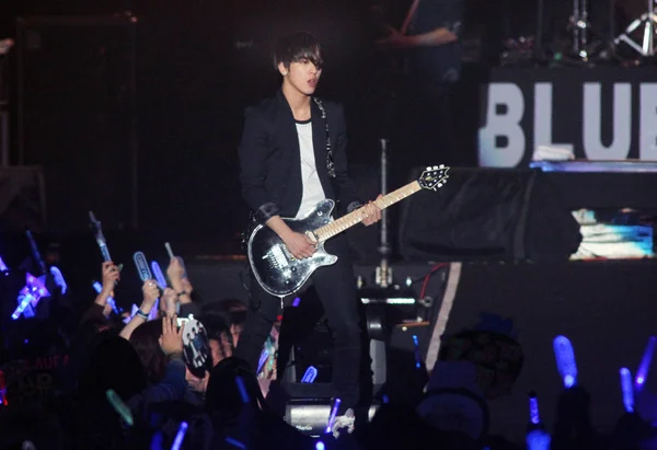 Jung Yong Hwa Boy Band Sul Coreana Blue Apresenta Durante — Fotografia de Stock