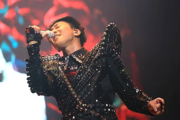 Cantante Singaporiano Lin Esibisce Durante Suo Timeline World Tour Concert — Foto Stock