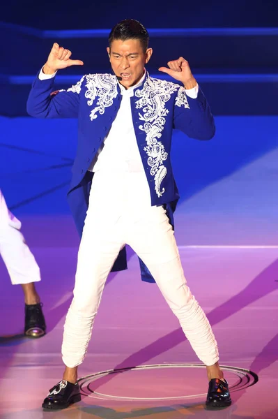 香港演员兼歌手刘德华2013年12月28日在台湾台北举行演唱会 — 图库照片