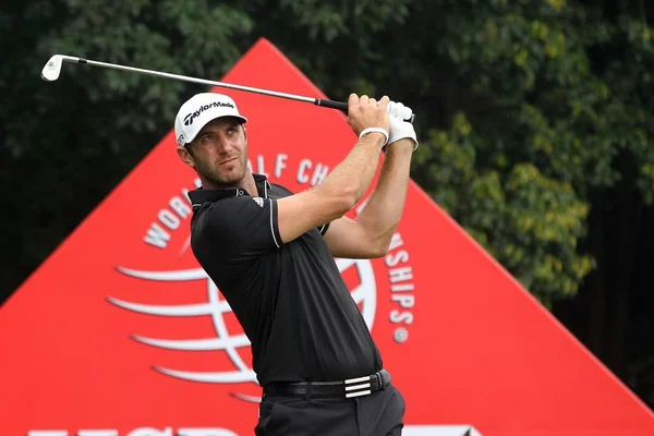 Golfista Dustin Johnson Dos Estados Unidos Joga Tiro Durante Final — Fotografia de Stock