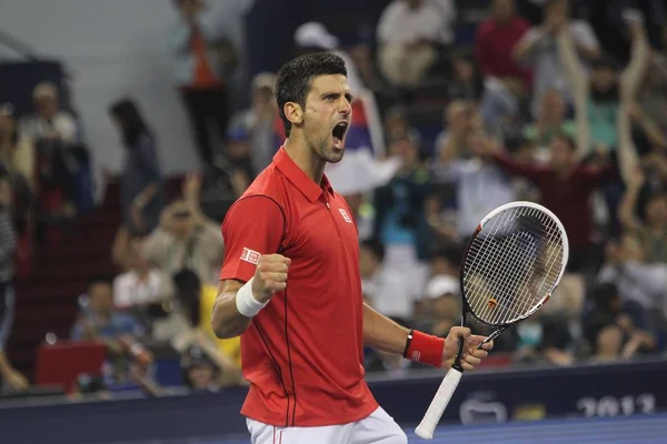 Serbias Novak Djokovic Schreit Während Des Einzel Viertelfinalspiels Des Shanghai — Stockfoto