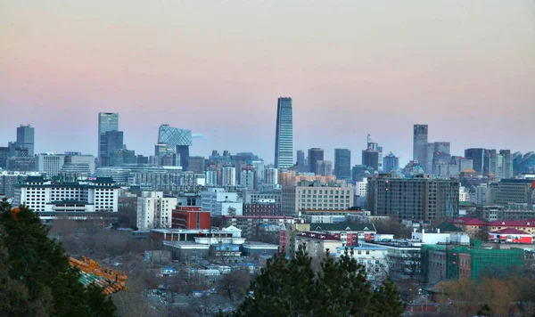 スモッグとかすみの後の晴れた日に見た高層ビル群と高層建築物の眺望12月10日 北京で2013 — ストック写真