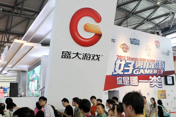 Visitors Crowd Stand Shanda Games 10Th China Digital Entertainment Expo — Stock Photo, Image